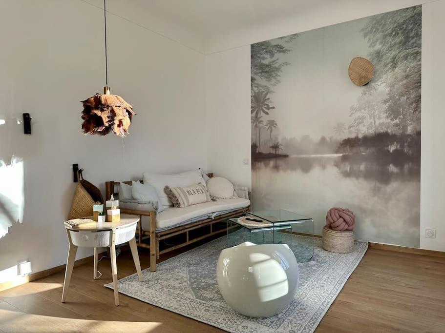 Le Lutz Apartment นีมส์ ภายนอก รูปภาพ