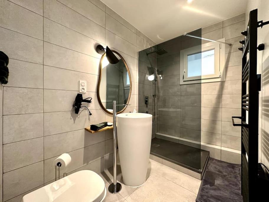 Le Lutz Apartment นีมส์ ภายนอก รูปภาพ