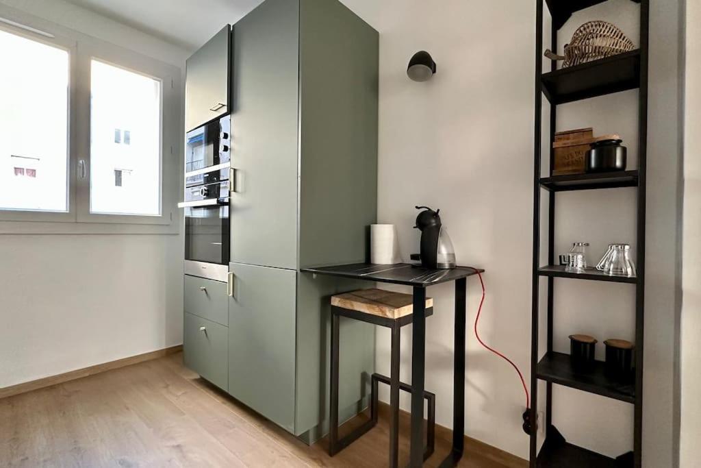 Le Lutz Apartment นีมส์ ภายนอก รูปภาพ