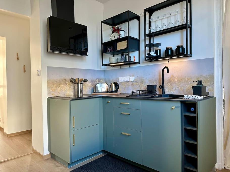 Le Lutz Apartment นีมส์ ภายนอก รูปภาพ